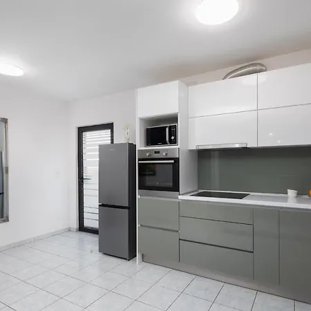 Solaris - Private Pool * Stanici