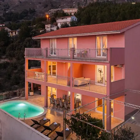 Solaris - Private Pool * Stanici