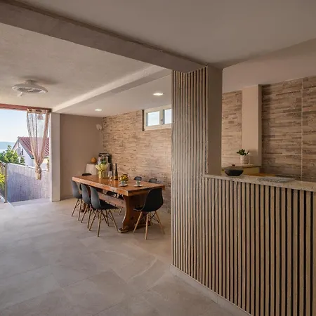 Solaris - Private Pool *